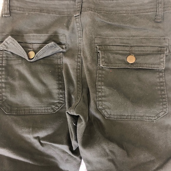 Boohoo US size 2 army green pants - Picture 3 of 4